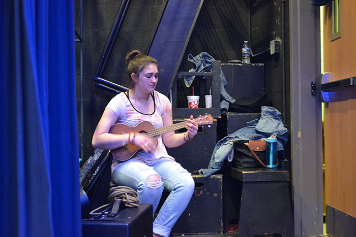 Variety Show lacks fun of Coffee House