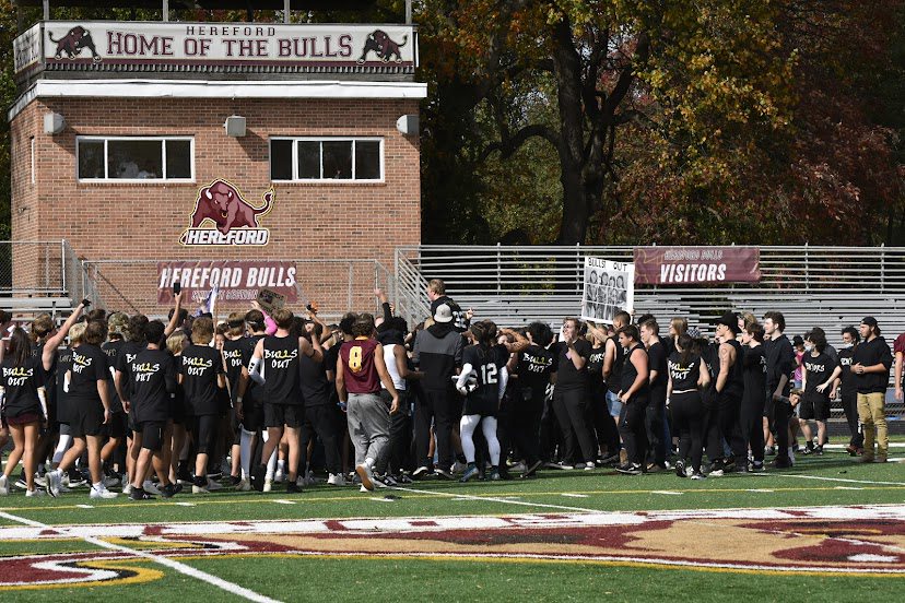 The+senior+crowd+celebrates+after+a+dominant+victory.+This+marked+the+second+consecutive+pep+rally+victory+for+head+coach+Vaun+Neusinger.+