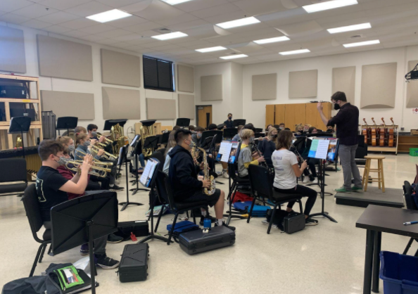 Students in Mr. Pilius´ class (Center to the right) preparing for the upcoming concert by rehearsing the Concert Band´s favorite piece ¨Christmas Rondo,¨ By Gene Milford.